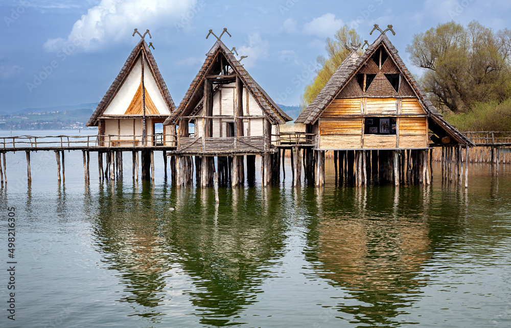 Fototapeta premium Das Pfahldorf in Unteruhldingen am Bodensee