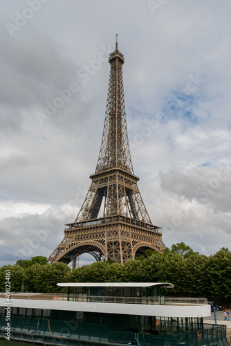 Tour eiffel et Seine, Paris, France © Mathieu