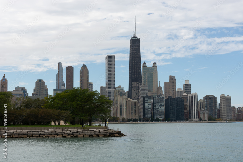 Obraz premium Chicago skyline sailing from lake Michigan