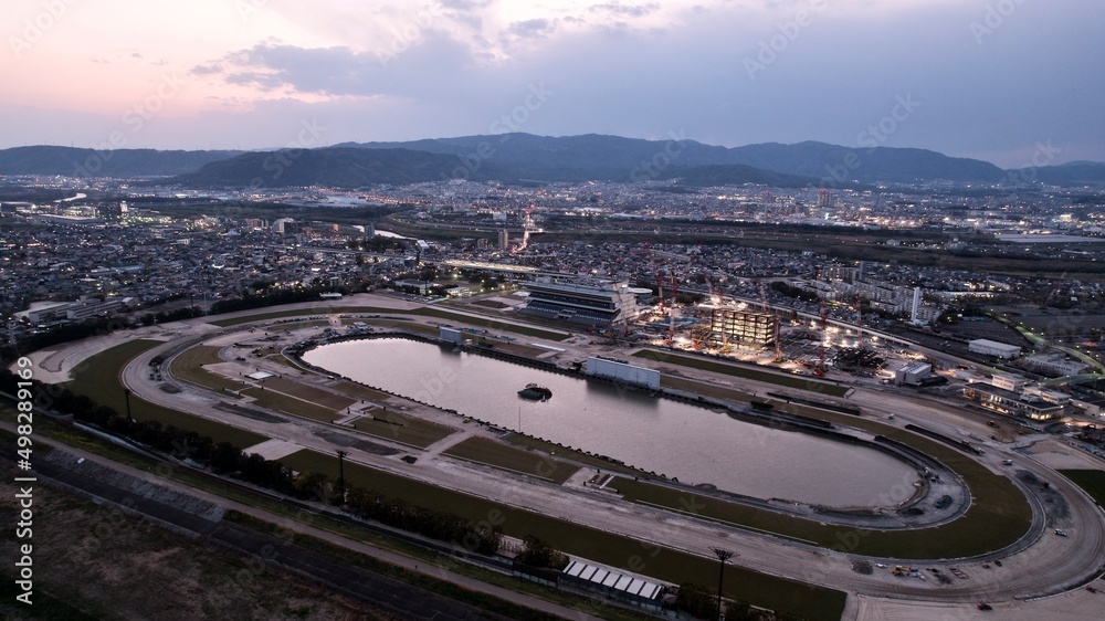 Fototapeta premium 2022年4月 改築工事中の京都競馬場を空撮