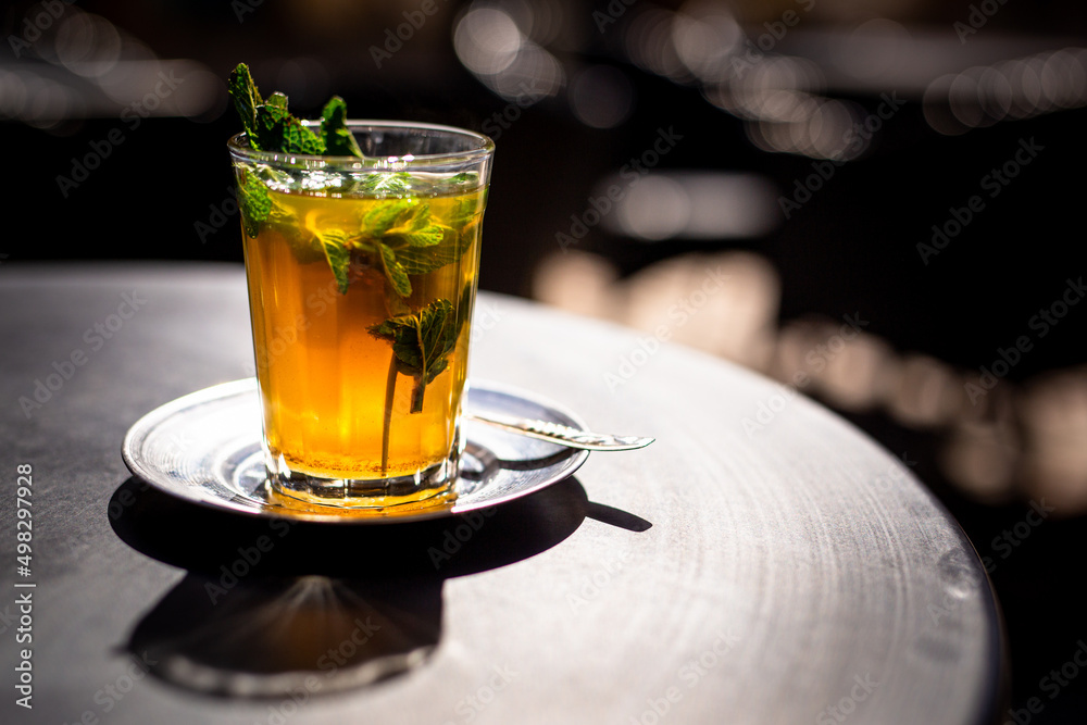 Té a la menta de marruecos, el whisky arabe Té a la menta de marruecos, el whisky arabe