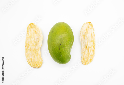 Obraz na płótnie mango with two mango seeds on white background w salonie