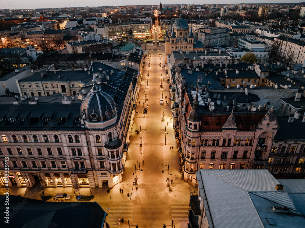 Łódź, widok na najpiękniejsze kamienice i Plac Wolności  - obrazy, fototapety, plakaty 