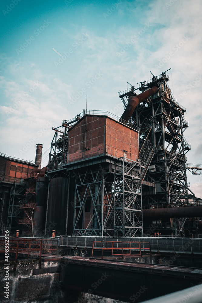 Fototapeta premium Alte Industrieanlage