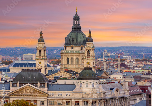 St. Stephen's basilica dome at sunset, Budapest, Hungary © Mistervlad