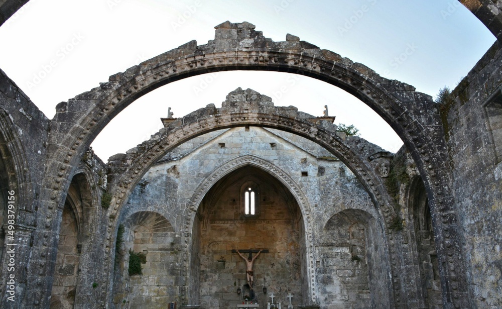 Ruinas de Santa María de Dozo en Cambados, Galicia