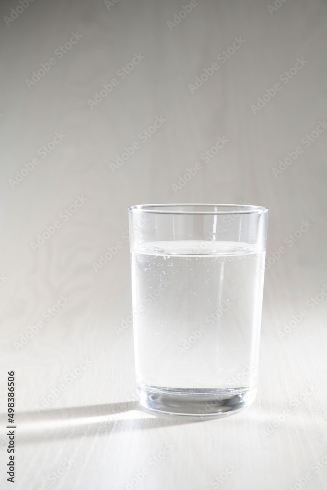 コップ一杯の水 コップ一杯の水