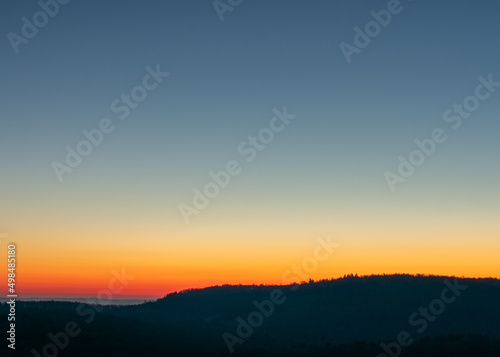 sunrise over the mountains © Vinicius