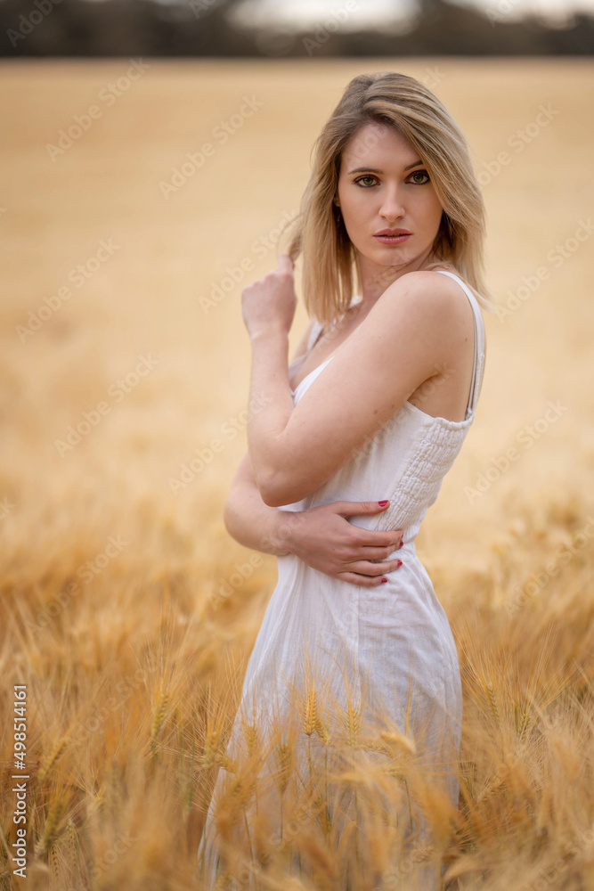 Portrait Femme Champ de Blé Glamour Portrait Femme Champ de Blé Glamour