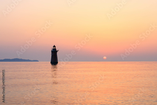 灯台と日の出