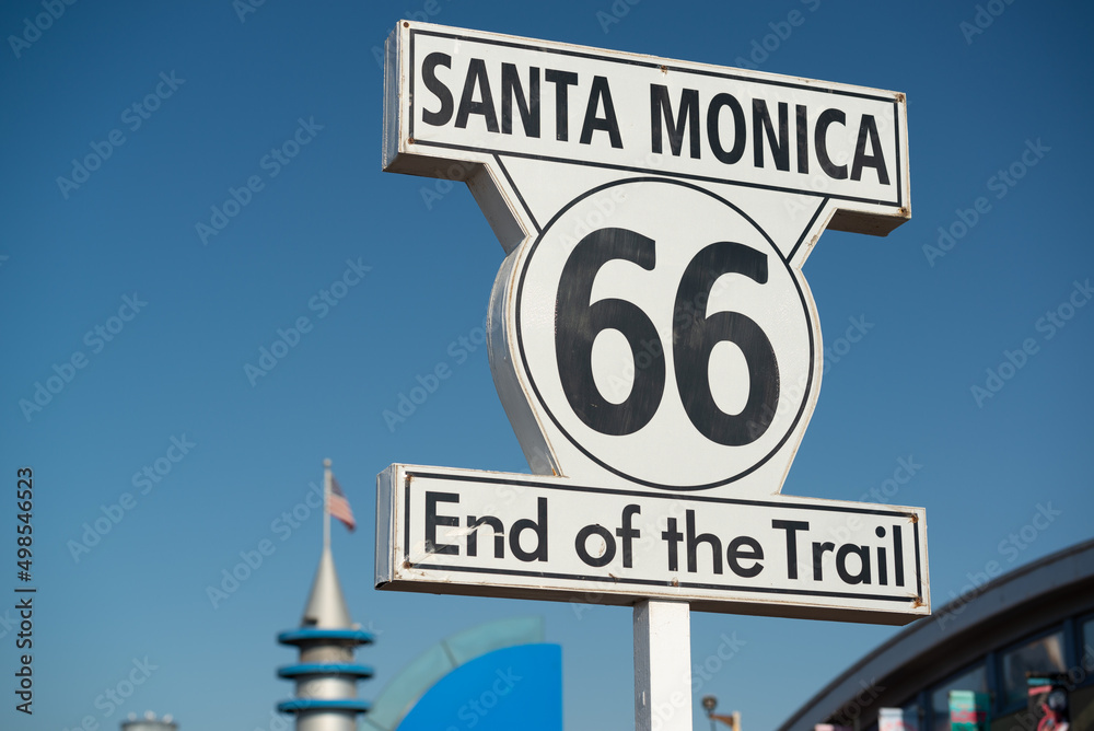 Obraz premium Route 66 End of Trail road sign in Los Angeles, California