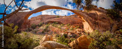 Foto Panorama shot of Landscape Arch in Arches National Park