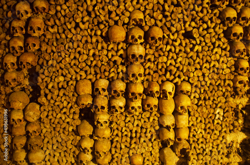 Fotografia The Catacombs of Paris underground ossuaries, which hold the remains of more than six million people