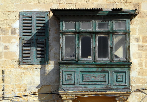 La Valette, balcons colorés typiques du centre historique, Malte