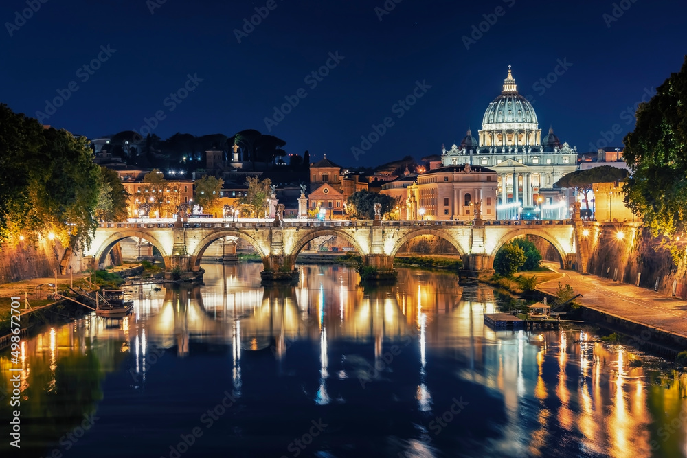 The city of Rome at night