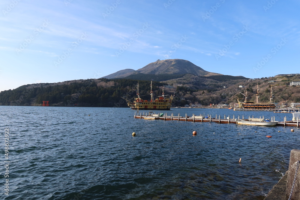 A scene of Ashino-ko Lake at Hakone in Kanagawa Prefecture in Japan 日本の神奈川県箱根にある芦ノ湖の風景
