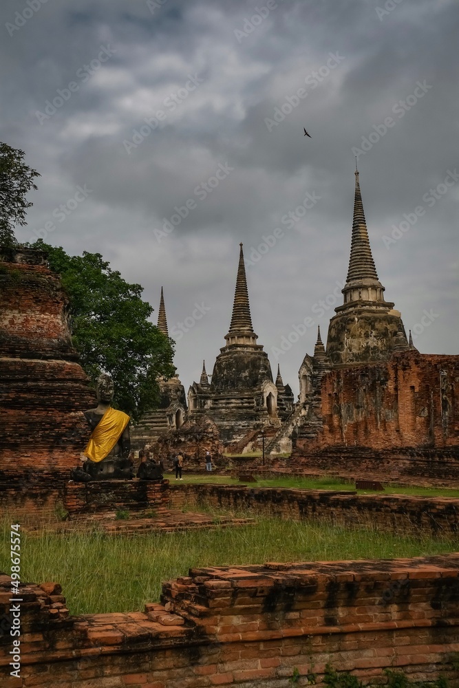 Fototapeta premium Wat Phra Si Sanphet. An old temple in Ayutthaya that is more than 500 years old.