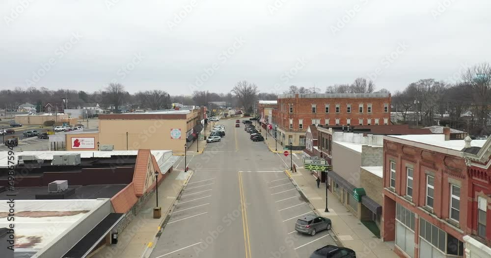 Downtown St. Louis, Michigan drone moving forwards. Downtown St. Louis, Michigan drone moving forwards.