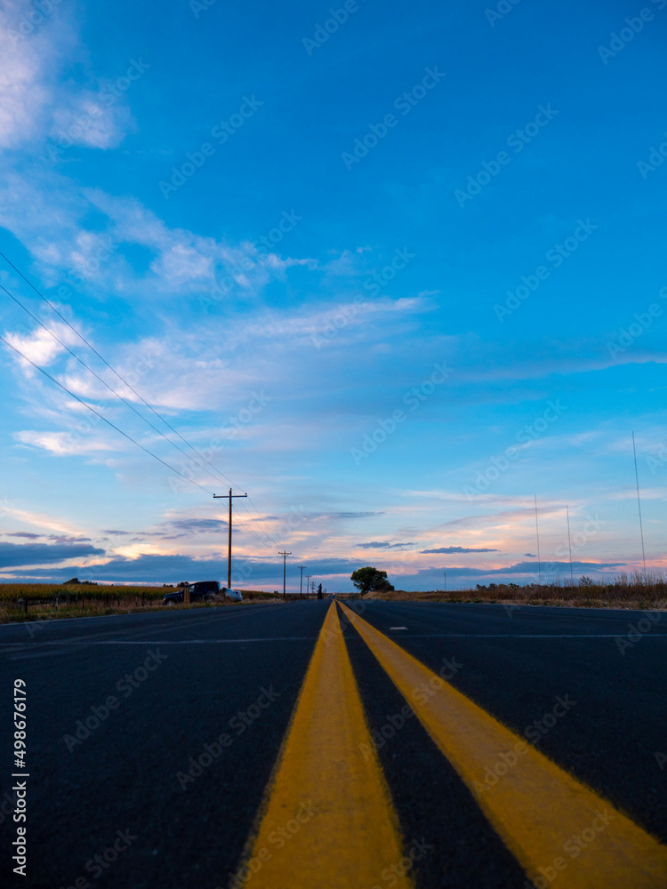 Fototapeta premium Evening Road