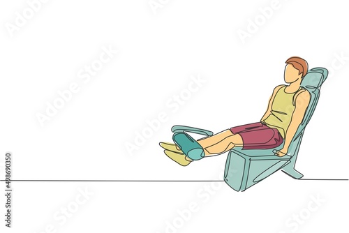 One single line drawing of young energetic man exercise with bench press in gym fitness center vector graphic illustration. Healthy lifestyle sport concept. Modern continuous line draw design