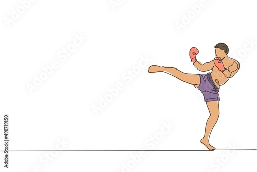 One continuous line drawing of young sporty man kickboxer athlete training powerful kick at gym center. Combative kickboxing sport concept. Dynamic single line draw design vector graphic illustration