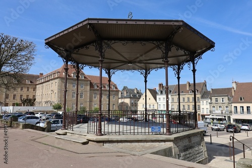 Kiosque à musique ou gloriette sur la place du Champ de Mars, ville de Autun, département de Saone et Loire, France