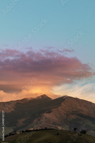 Itanhandu, Minas Gerais, Brasil: Pôr do sol com muitas nuvens na Serra fina nas Montanhas da Mantiqueira