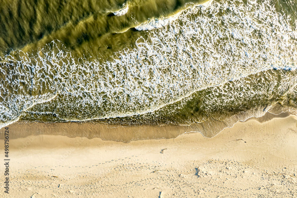 Obraz na płótnie Linia brzegowa, morze Bałtyckie i plaża z lotu ptaka w salonie