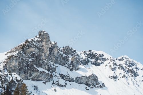 Aussicht in die Berge mit viel Schnee und Urlaubsgefühlen © Matthias