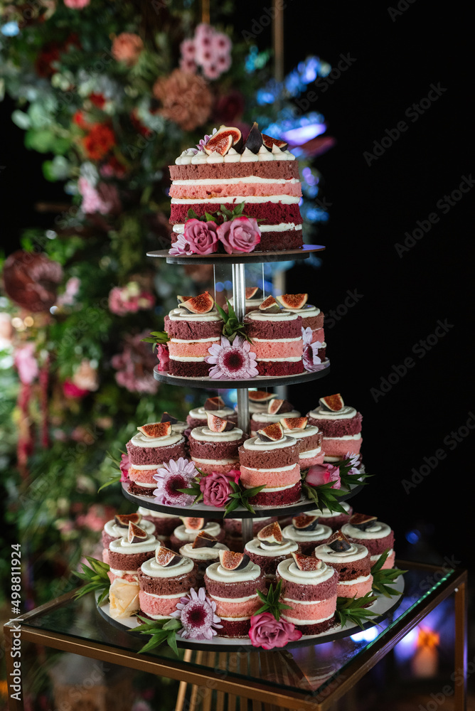 wedding cake at the wedding wedding cake at the wedding
