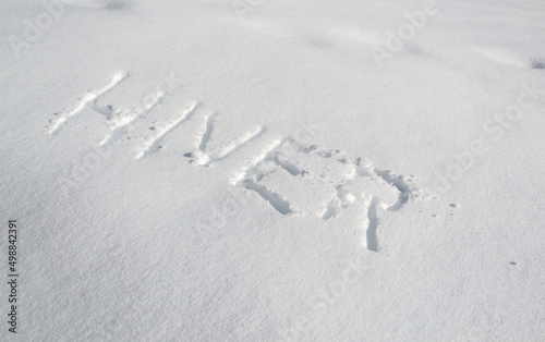 illustration d'une étendue de neige ou il est inscrit hiver dedans  photo