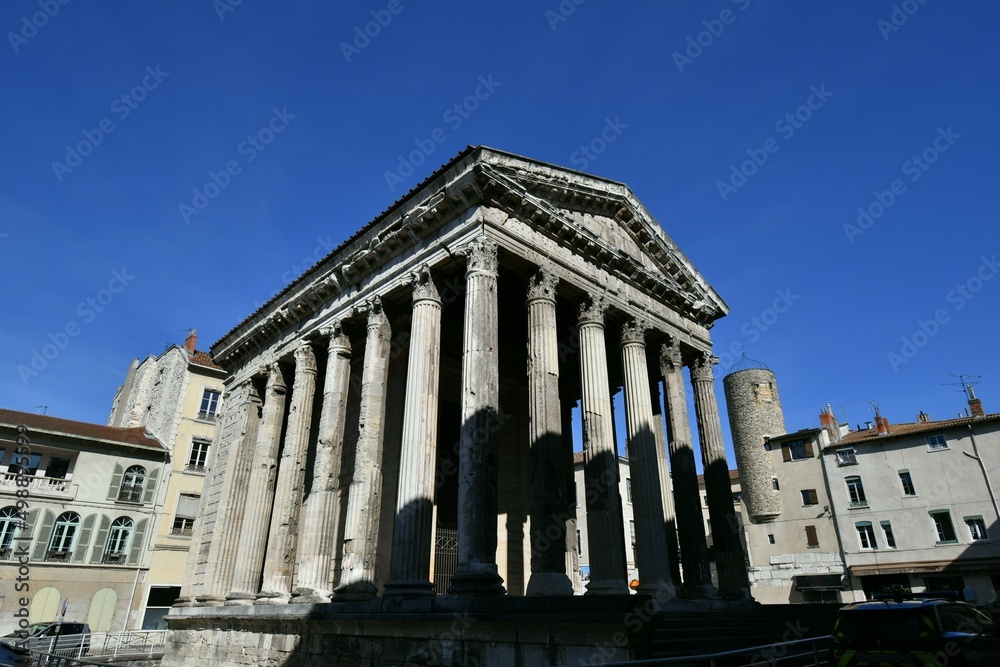 Fototapeta premium Temple of Augustus and Livia in the morning sun. This is a Roman temple built at the beginning of the 1st century in Vienne, France