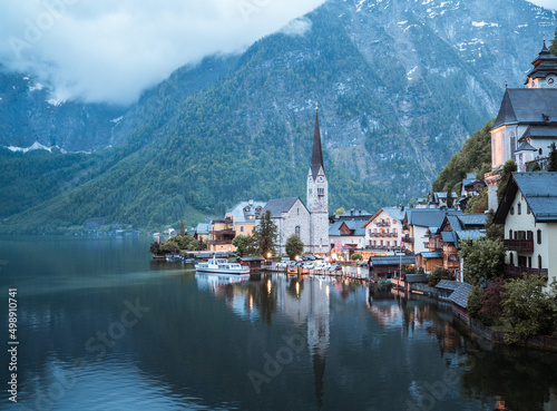 swiss alpine village © HOM