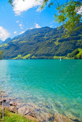 Wunderschöner Lungernsee im Sommer, Schweiz © santosha57