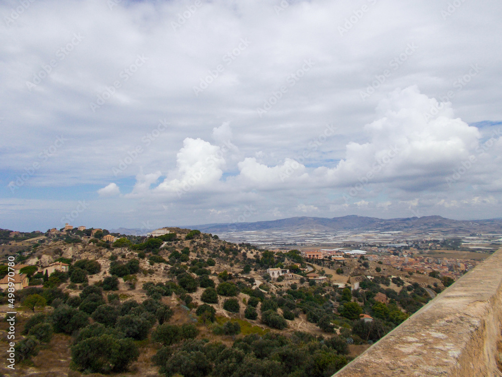 Tipico paesaggio siciliano che si può trovare durante una passeggiata in mezzo alla natura