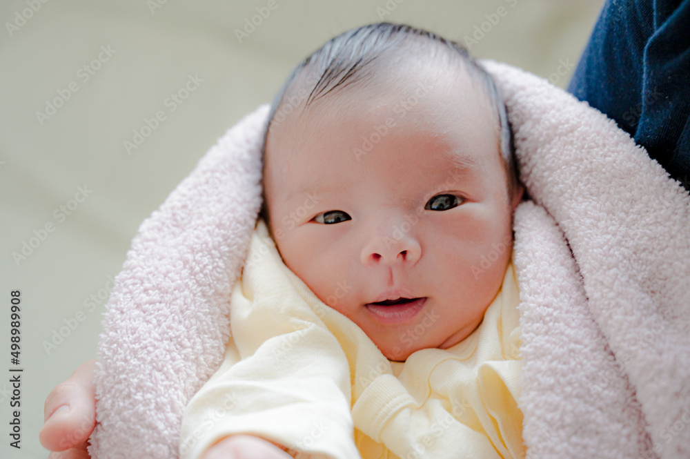 優しい光と赤ちゃん