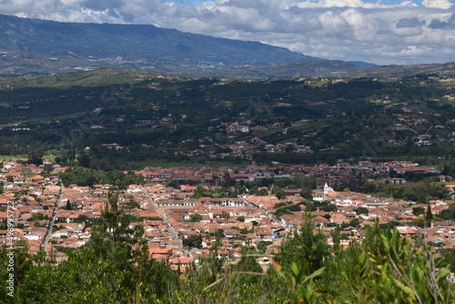 Vista de un pueblo desde la montaña
