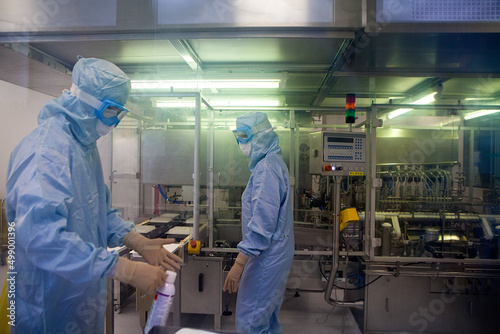 Manufacture of injectable preparations. Injectable solution