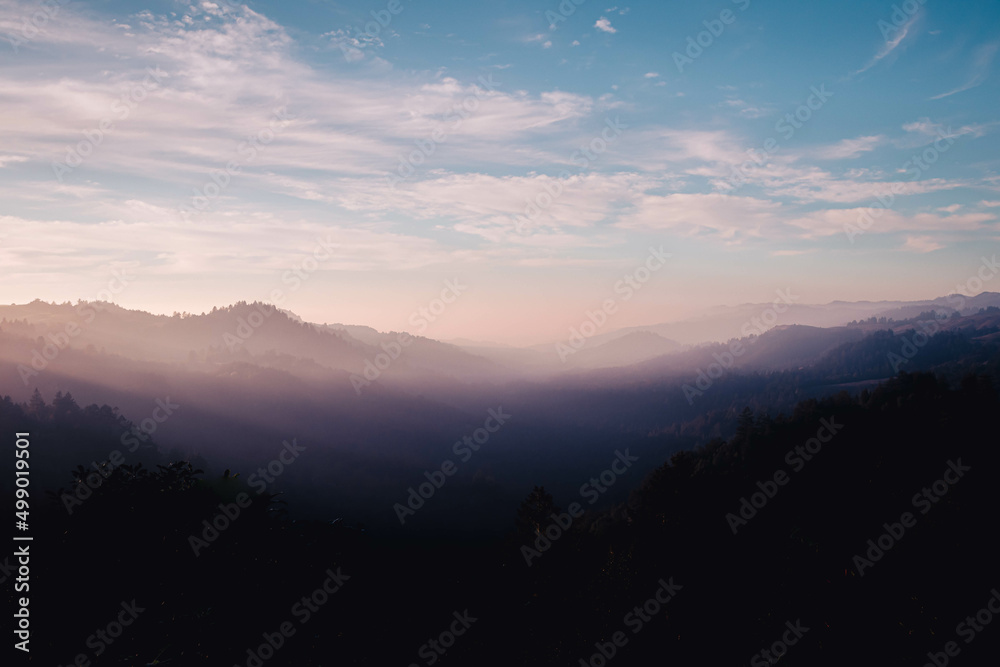 Obraz premium sunset in the mountains