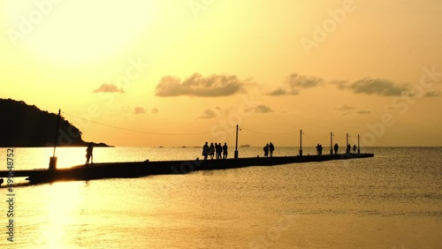 千葉県原岡海岸の桟橋と夕焼け