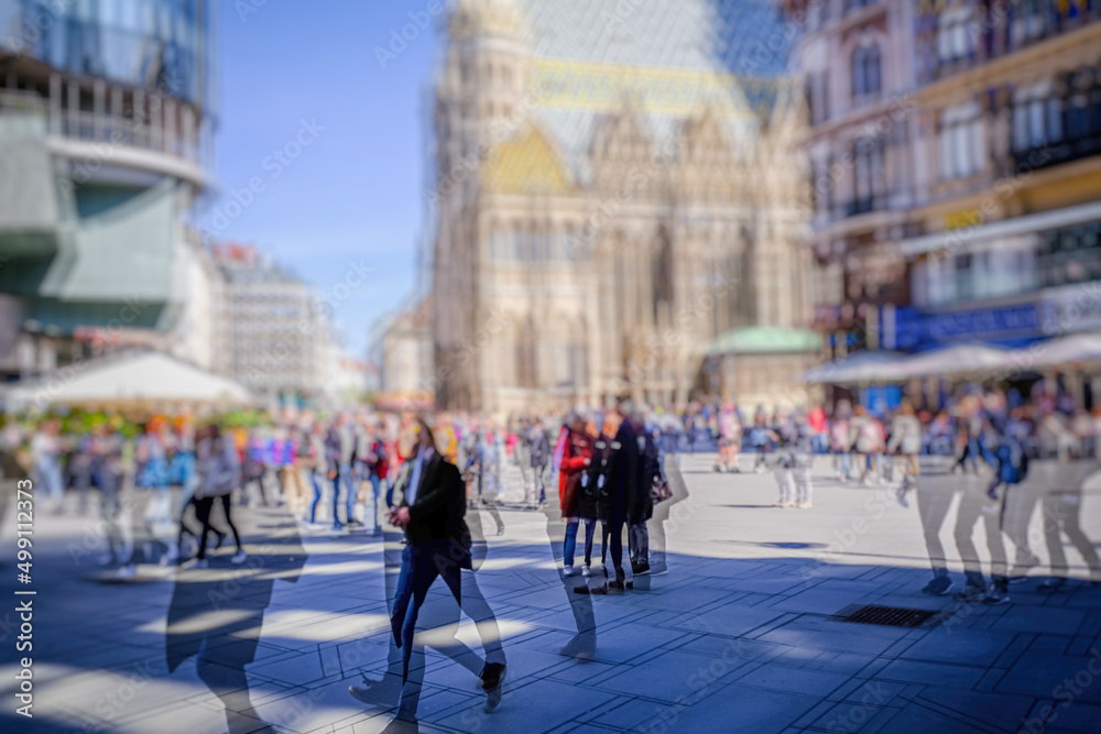 Obraz premium Silhouette of people walking on the street of big city shopping day, big crowd of people walking