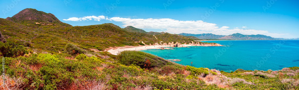 Sardegna, vista panoramica della spiaggia di Portu s'Ilixi, vicino a Muravera, in Italia, Europa