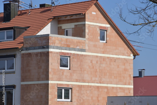 Hausbau, Wohnhaus, Anbau, Ausbau, Wohnungsnot, Mietpreise, Immobilien, Wohnraum © nikonmike