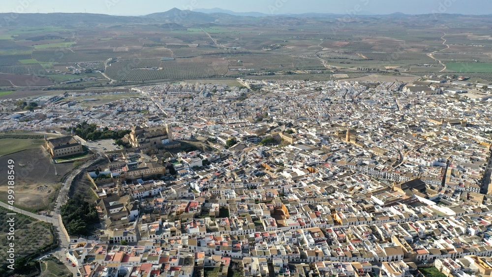 survol de la commune d'Osuna près de Séville en Andalousie