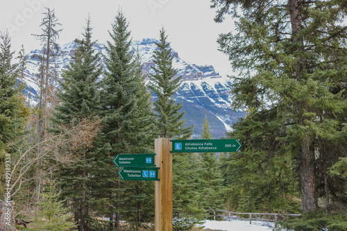 Park directions sign in mountains