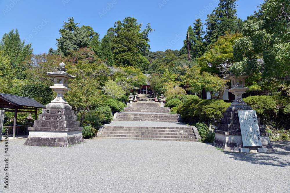 観心寺　参道　大阪府河内長野市寺元