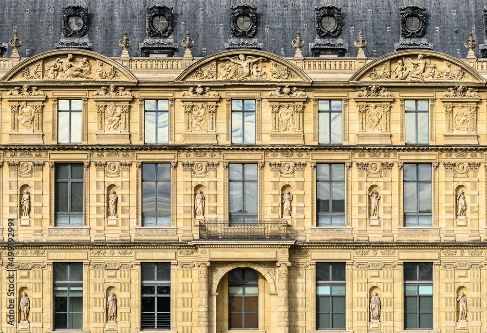 Naklejka premium Louvre architecture