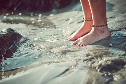 Obraz na płótnie Let the water touch your toes and reach your soul