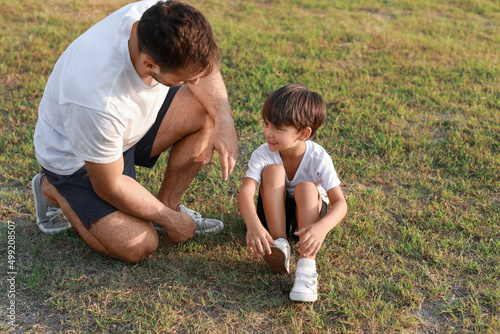 Father and his little son w...