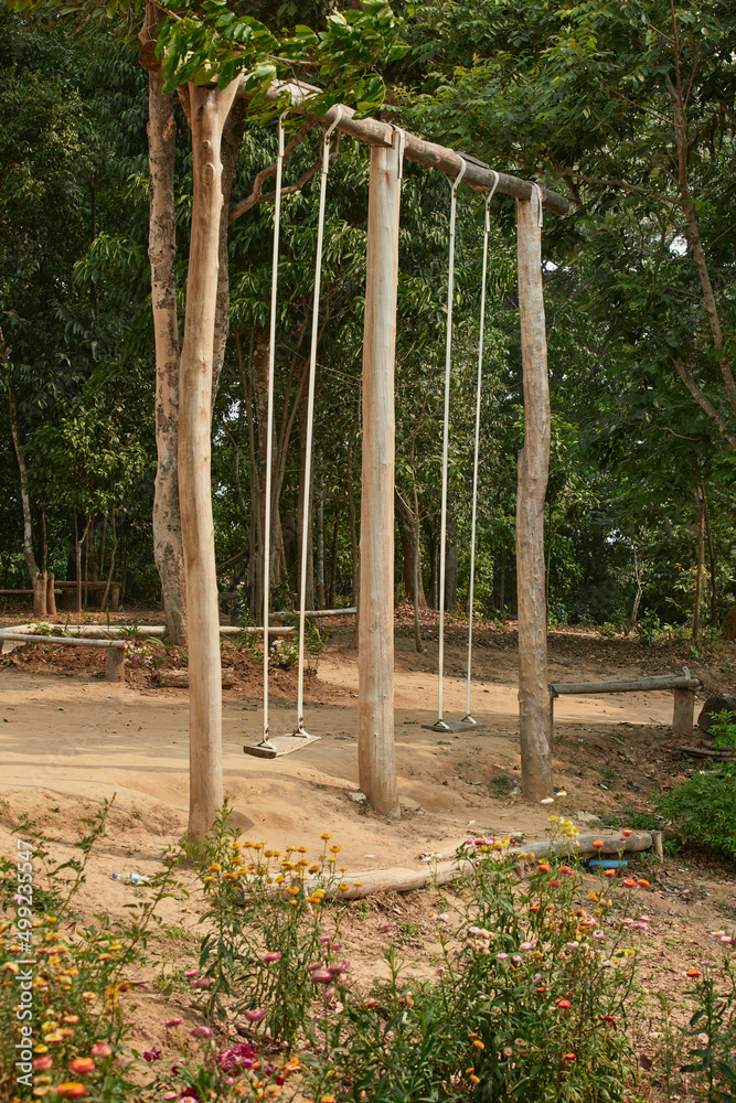 wooden hanging sit for kids